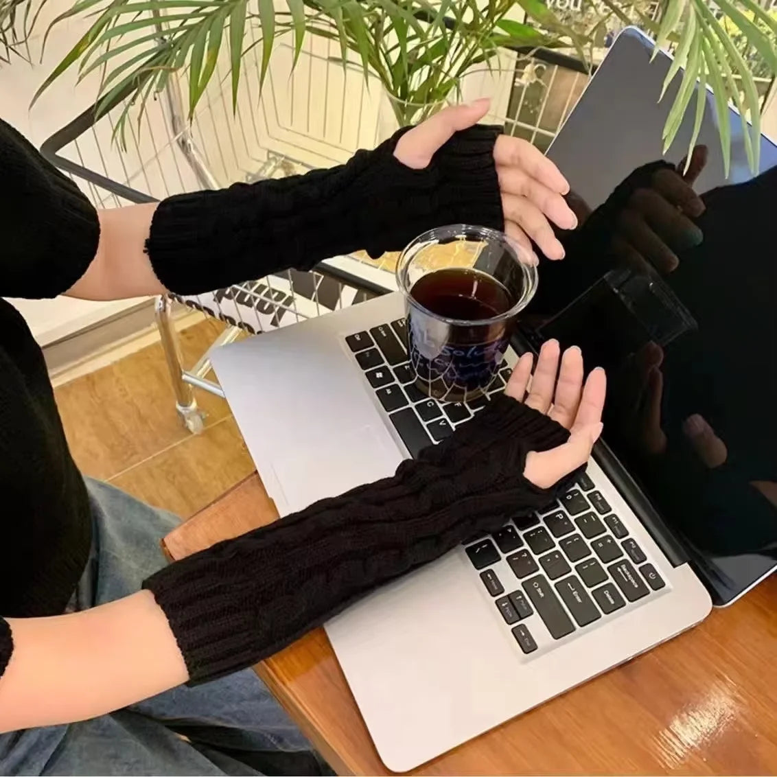 Women's winter gloves, thickened men's outdoor cycling gloves, connected finger gloves, half finger gloves, cotton new style