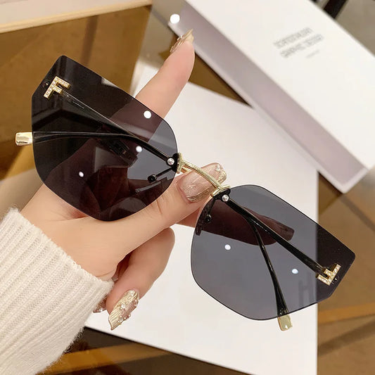 New letter inlaid diamond sunglasses for women with a sense of luxury,